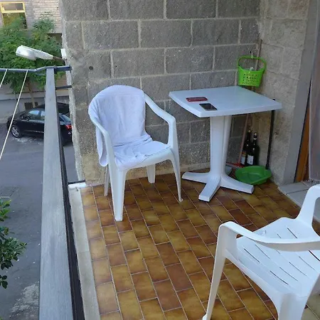 Accogliente Via Fiume Lao